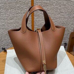 Classic Hermes Bag: A Stylish and Versatile Choice for Elegance